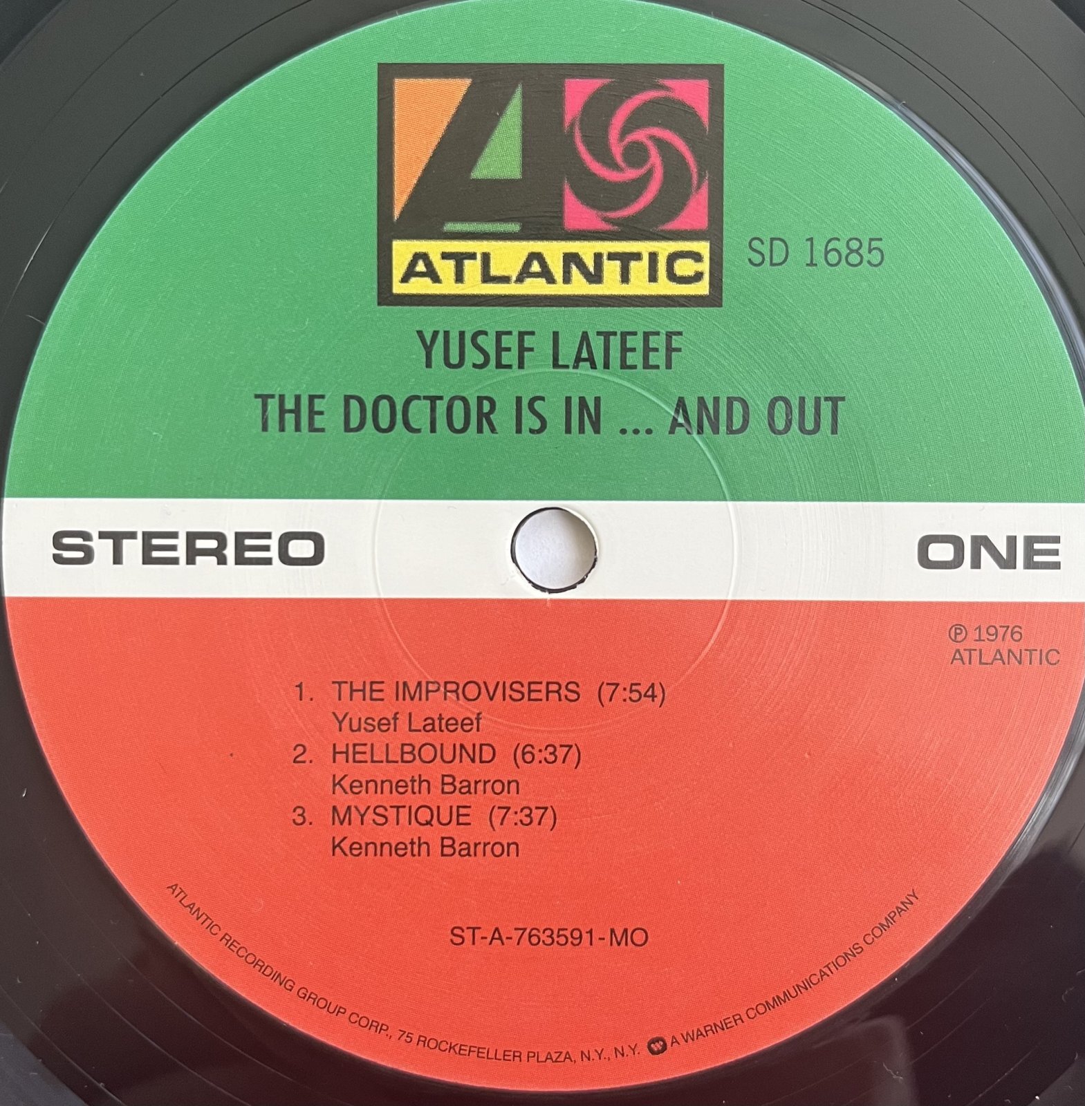 画像3: YUSEF LATEEF / THE DOCTOR IS IN AND OUT... （Reissue）